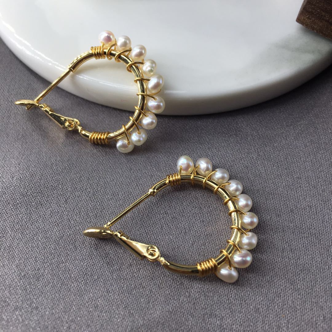 14K Gold-Infused Elegance: Hand-Assembled Freshwater Pearl Adorned Ear Hooks in Versatile Fashion