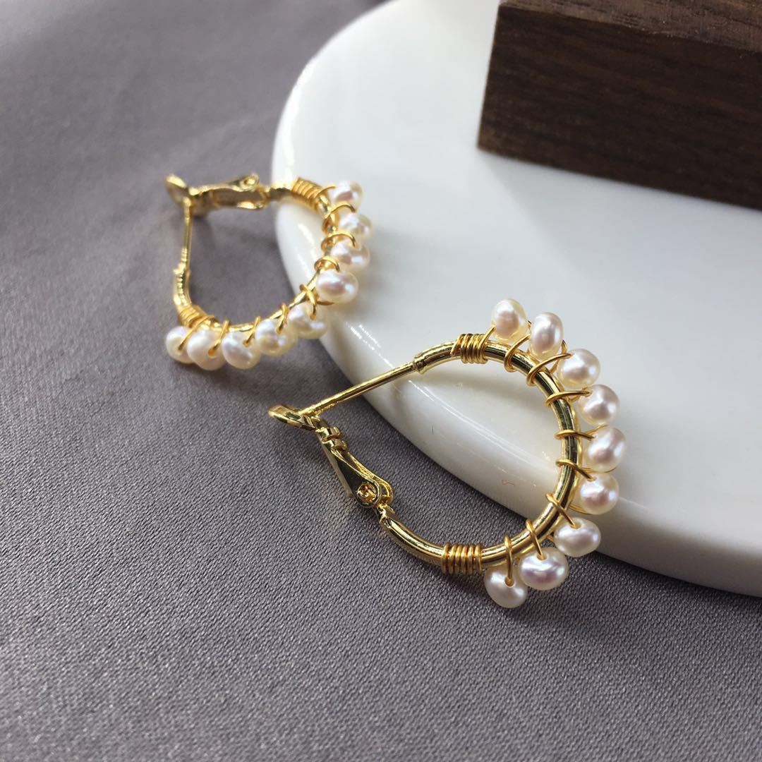 14K Gold-Infused Elegance: Hand-Assembled Freshwater Pearl Adorned Ear Hooks in Versatile Fashion